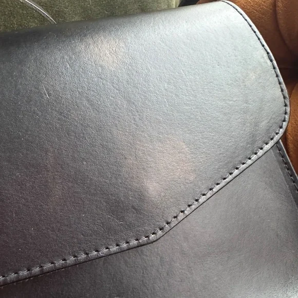 Portland Leather Hawthorne Crossbody Bag - Picture 8 of 8